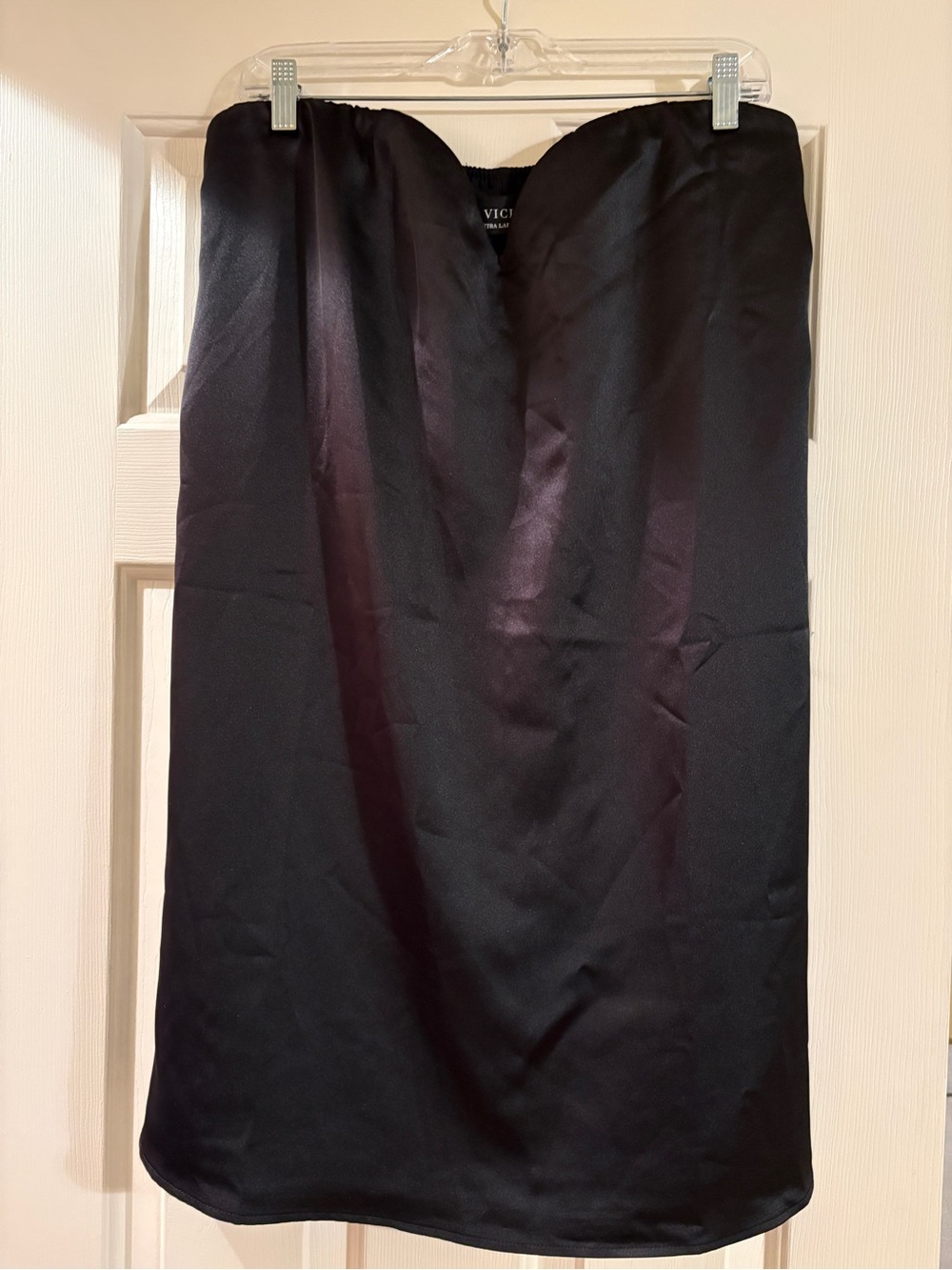 VICI black satin  strapless mini dress. Size XL. Great condition.